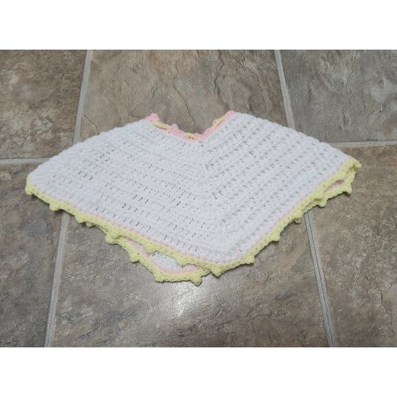 Adorable Infant Crochet Baby Outfit 3 Pc Set Poncho Bonnet Hat Handmade Pastel - Picture 5 of 9